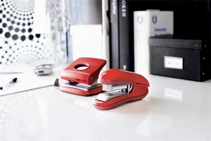 Tischheftgerät Rapid F30 mit Flachheftung, Rot